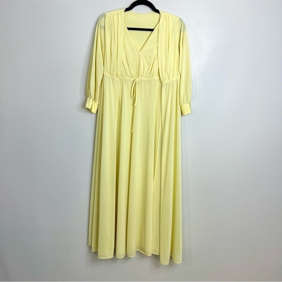Vintage 60s 70s Cahill Montreal yellow nylon peignoir robe night gown set - Picture 3 of 16